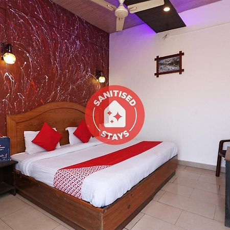 Oyo 70930 The Moon Hotel Asansol Bagian luar foto