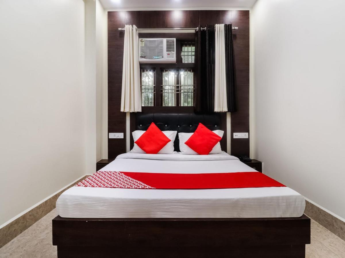 Oyo 70930 The Moon Hotel Asansol Bagian luar foto