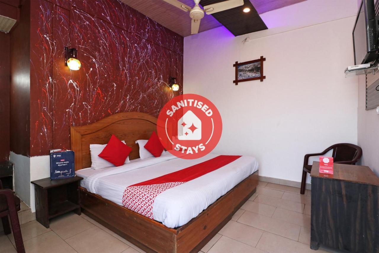 Oyo 70930 The Moon Hotel Asansol Bagian luar foto
